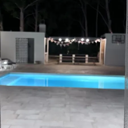 別荘 Mediterranean, Piscina Privada, Barbacoa. カラファット