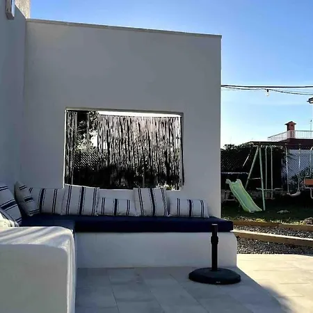 Mediterranean, Piscina Privada, Barbacoa. * カラファット