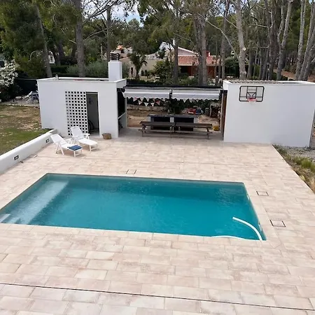 Mediterranean, Piscina Privada, Barbacoa. カラファット
