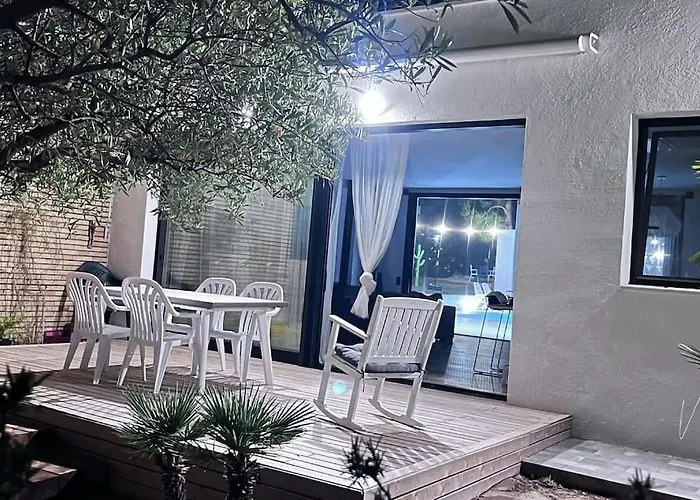 Mediterranean, Piscina Privada, Barbacoa. 칼라파트